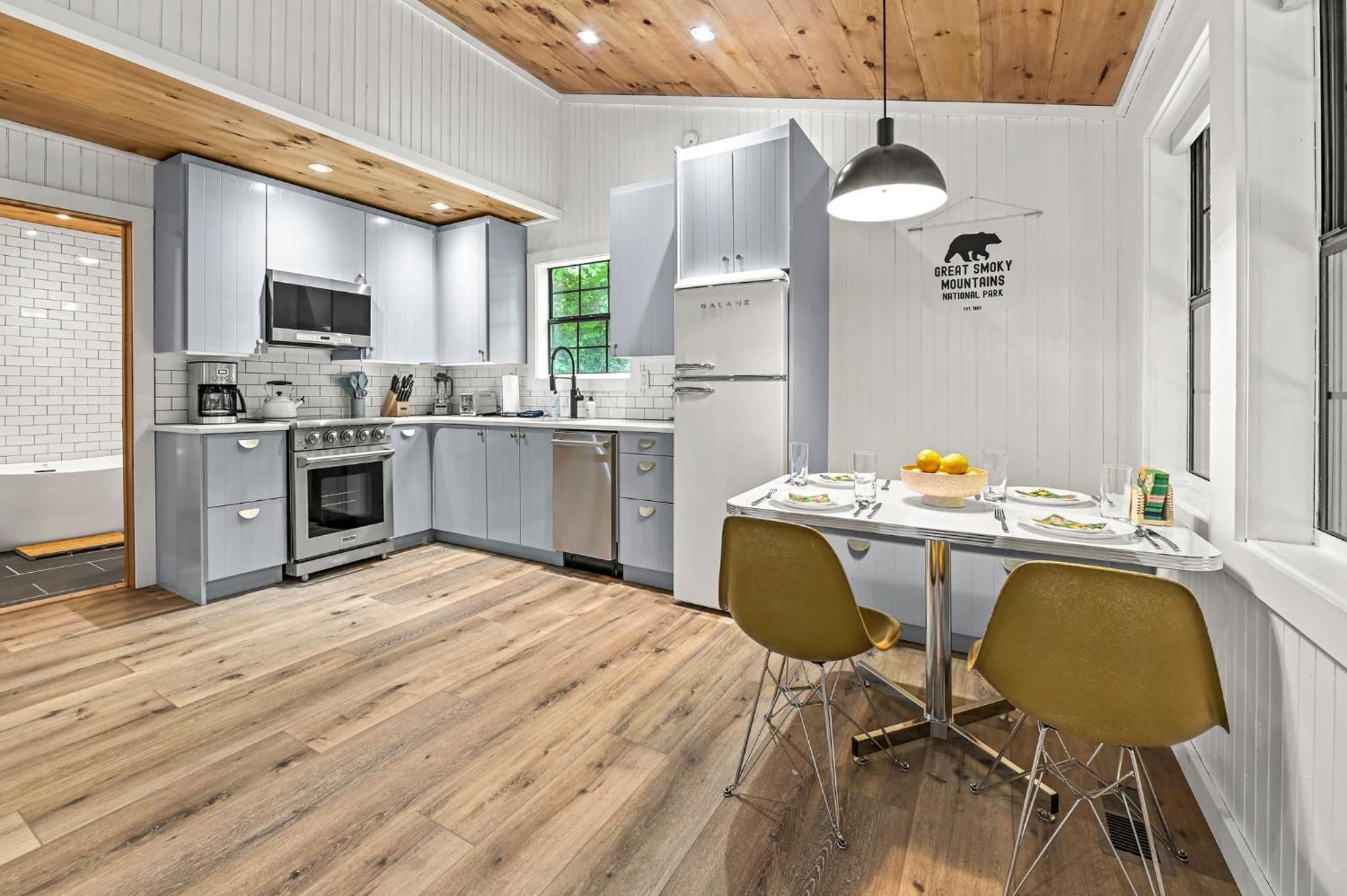 סביירוויל Smoky Mountains Hut Tub Cabin Dog Friendly מראה חיצוני תמונה
