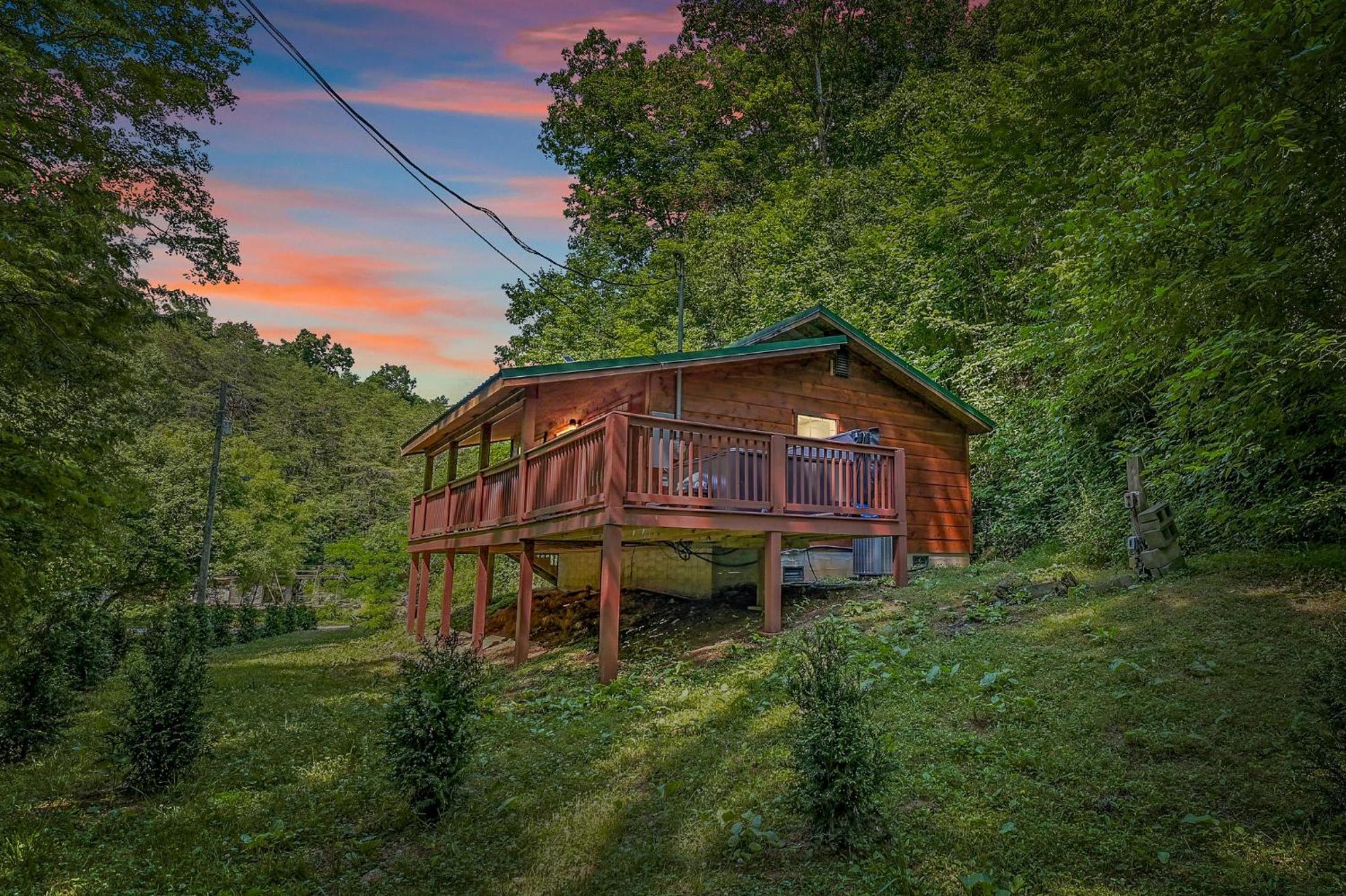 סביירוויל Smoky Mountains Hut Tub Cabin Dog Friendly מראה חיצוני תמונה